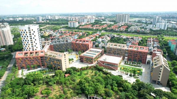 TRƯỜNG CHÚNG CON TRÊN PHỐ MANG TÊN NGƯỜI THIẾT KẾ LỄ ĐÀI ĐỘC LẬP