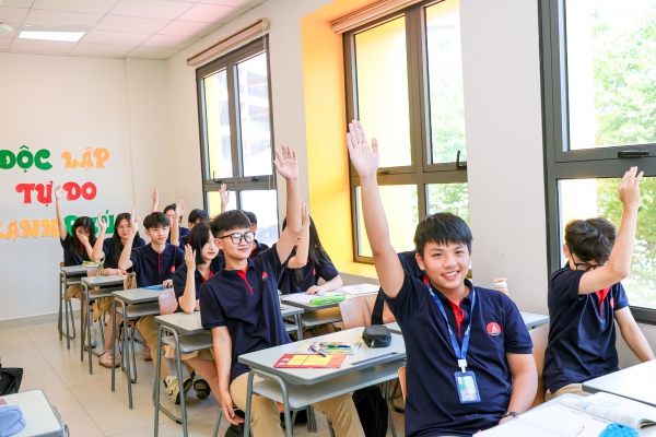 THPT-VH | TIẾT HỌC “AN TOÀN TRÊN KHÔNG GIAN MẠNG”