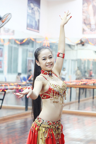120810ds-bellydance09-285df
