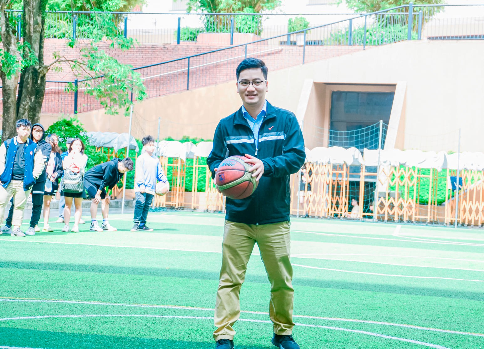 nguoithay-2